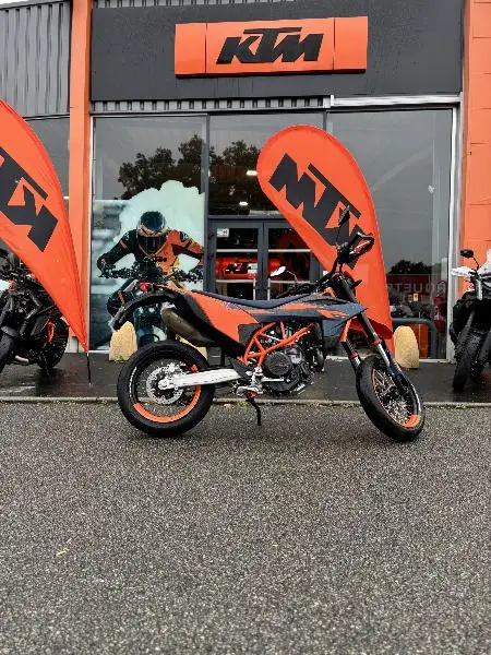690 SMC R
