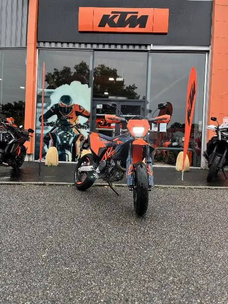 690 SMC R