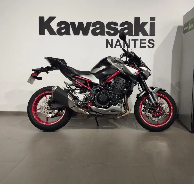Z900