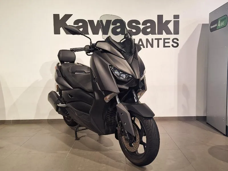 XMAX 300