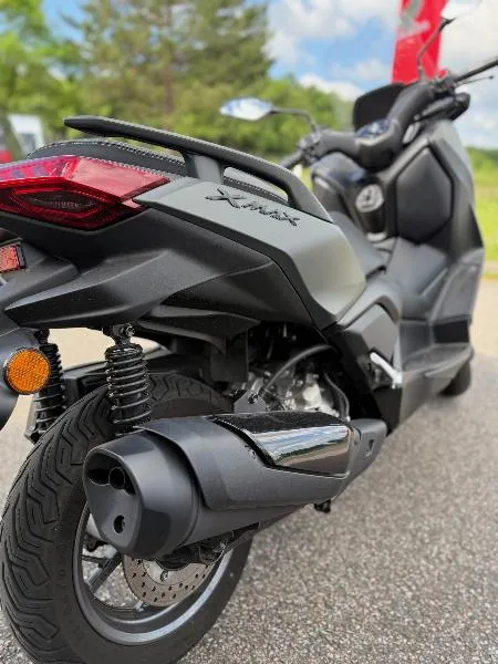 XMAX 300