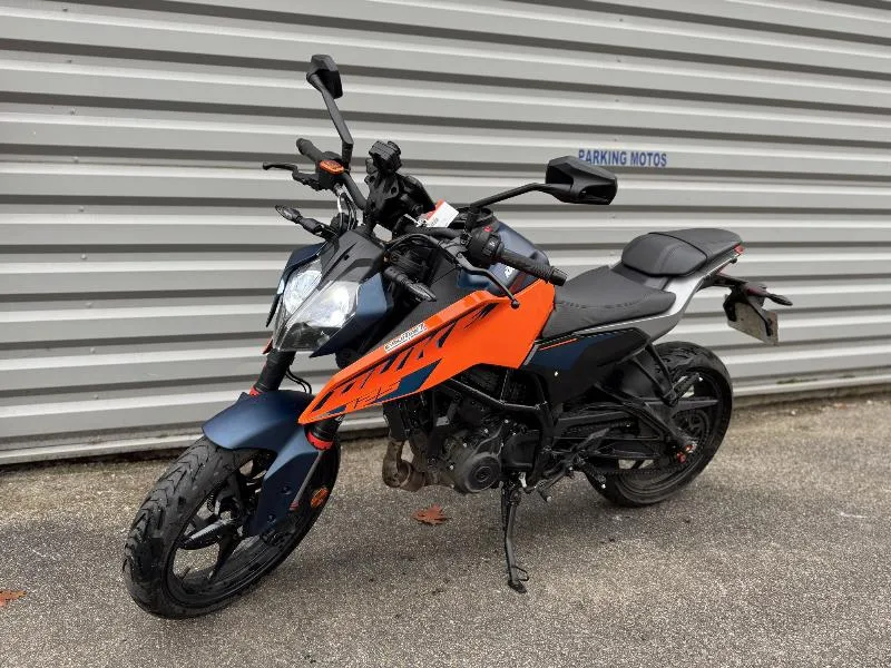 125 DUKE ABS