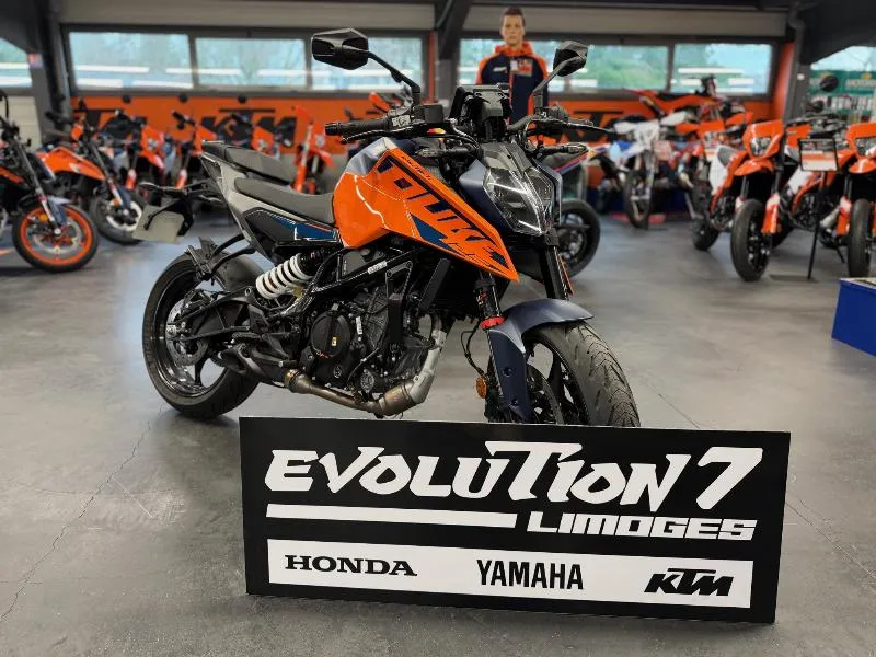 125 DUKE ABS 2025
