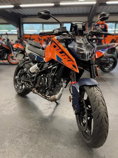 125 DUKE ABS