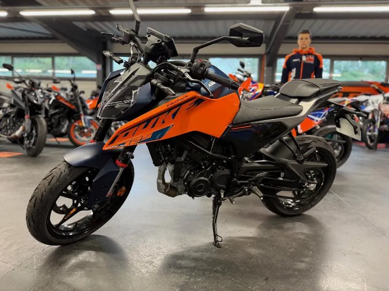 125 DUKE ABS