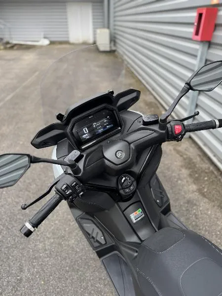 XMAX 300 Tech Max