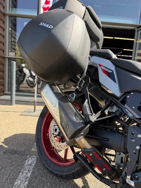 DL VSTROM 1050
