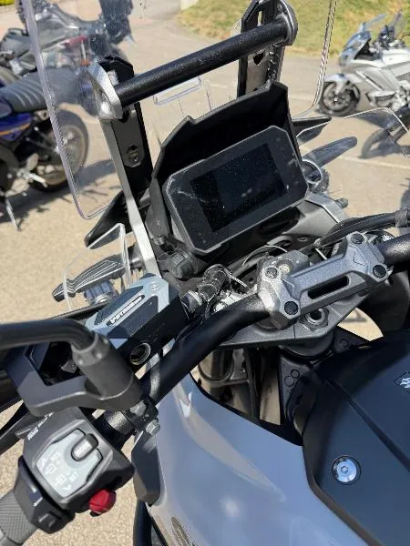 DL VSTROM 1050