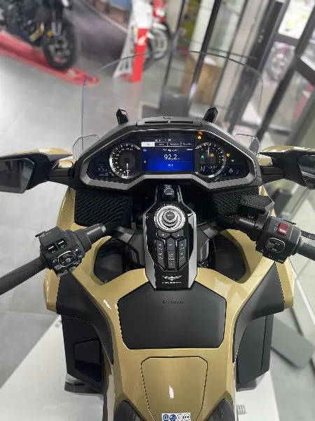GL 1800 GOLDWING DCT