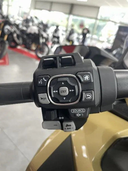 GL 1800 GOLDWING DCT