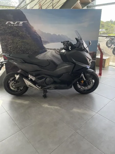 NSS FORZA 750