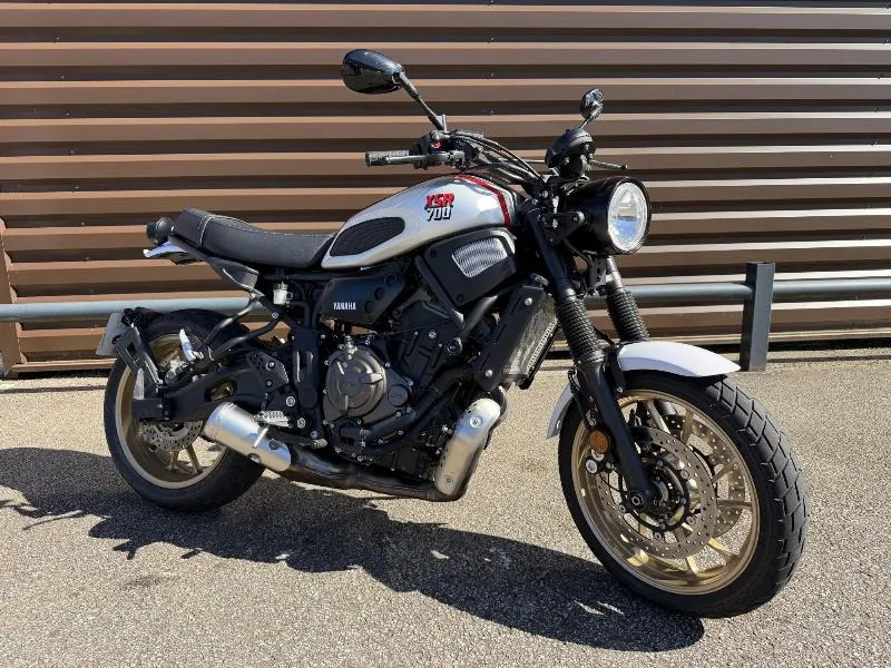 XSR 700 XTRIBUTE