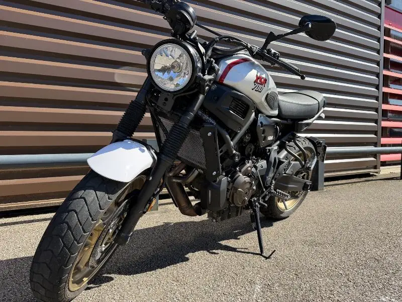 XSR 700 XTRIBUTE