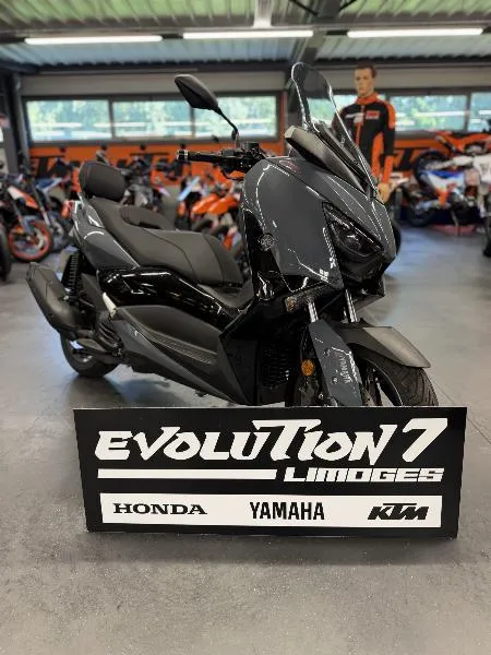 XMAX 125 TECH MAX