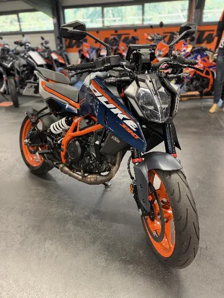 390 DUKE
