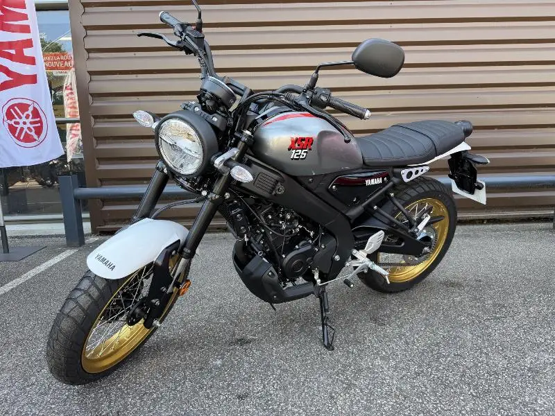 XSR 125 Legacy