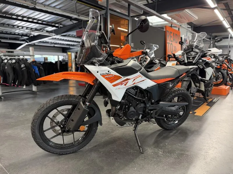 390 ADVENTURE