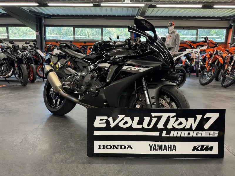 YZF 1000 R1