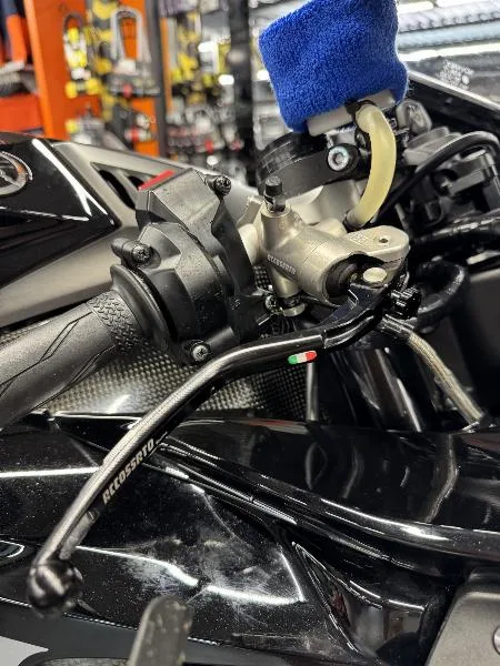 YZF 1000 R1
