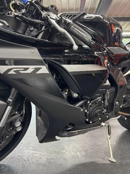 YZF 1000 R1