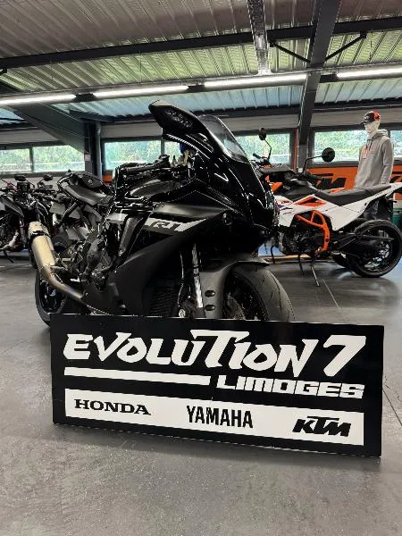 YZF 1000 R1
