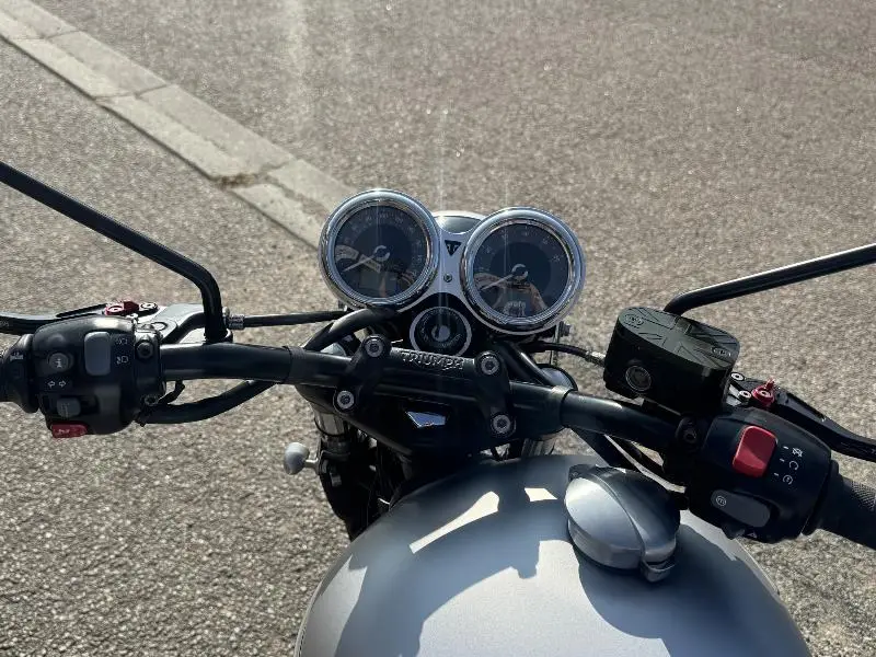 Bonneville T120 Black