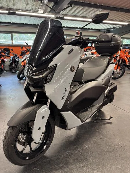 NMAX 125 TECH MAX