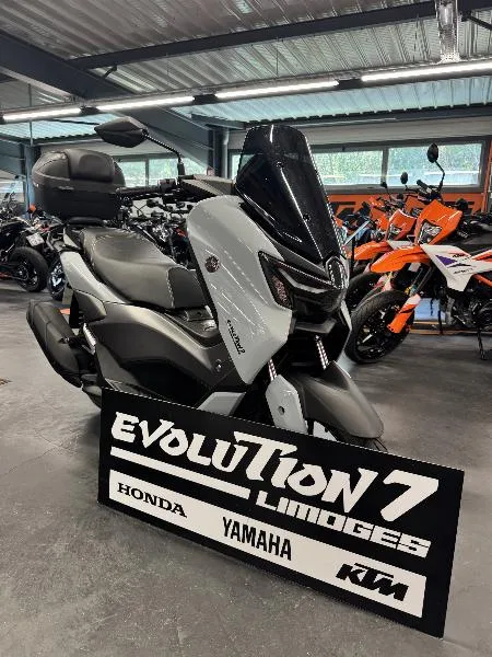 NMAX 125 TECH MAX