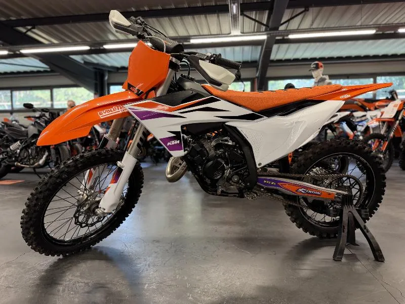 125 SX