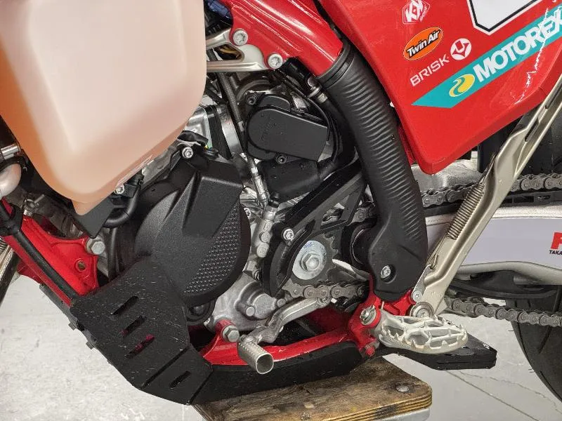 MC 125