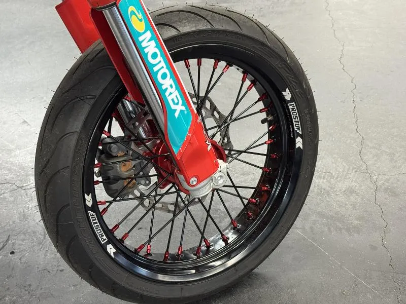 MC 125