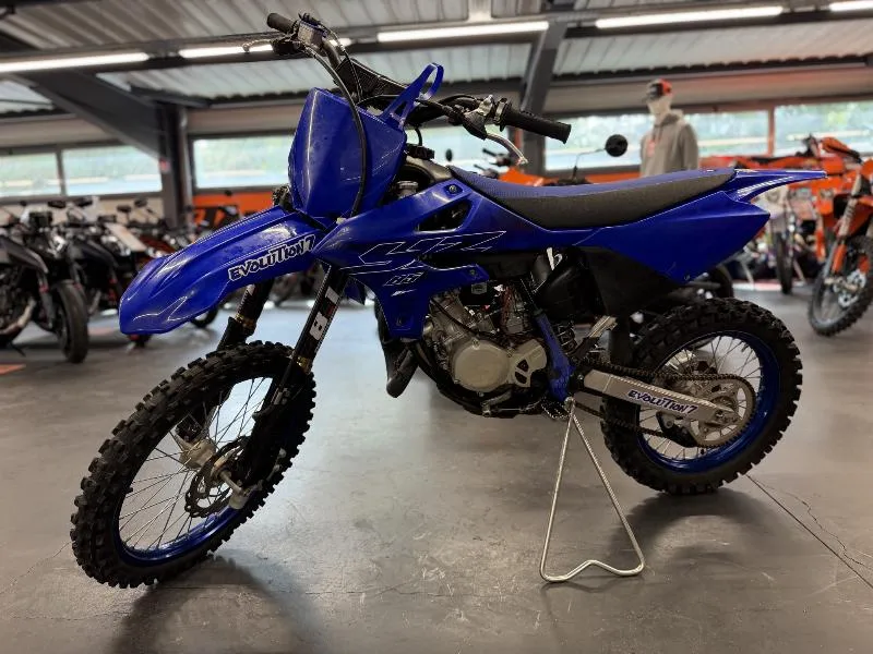 85 YZ 2022