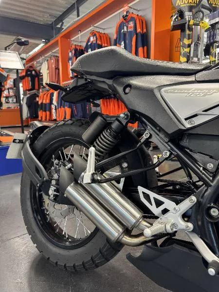 CENTURY 125