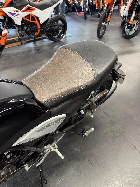 CENTURY 125