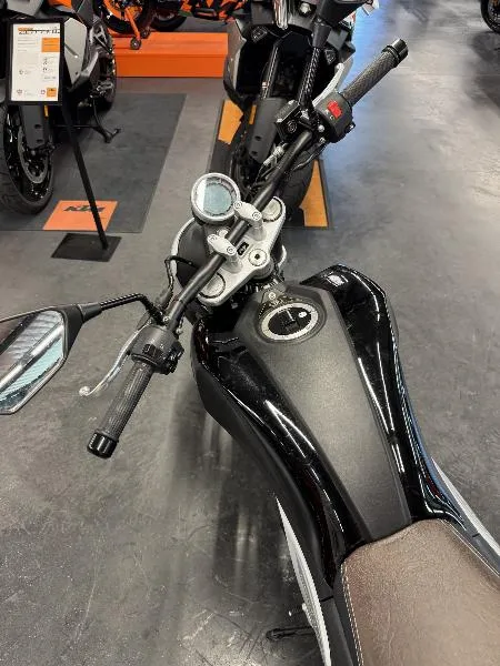 CENTURY 125