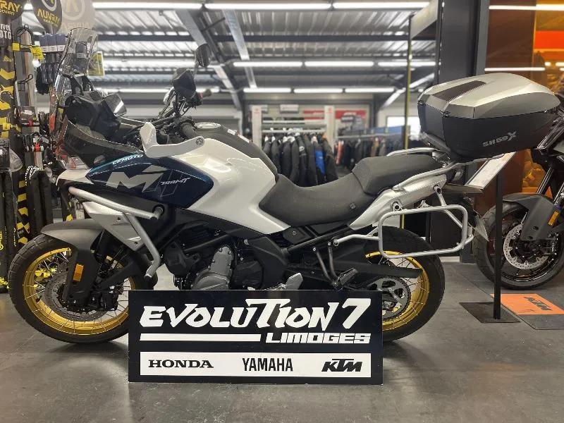 MT 700