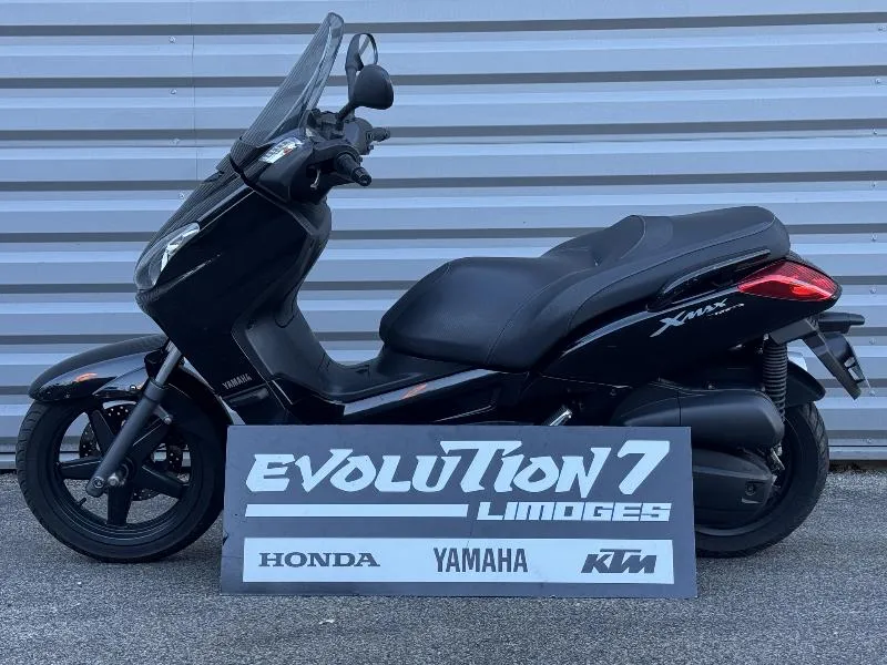 XMAX 125