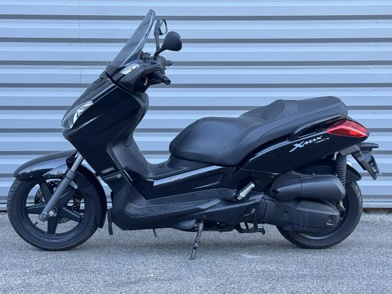 XMAX 125