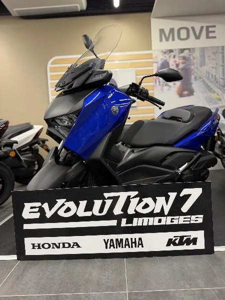 XMAX 125