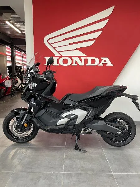 XADV 750 DCT