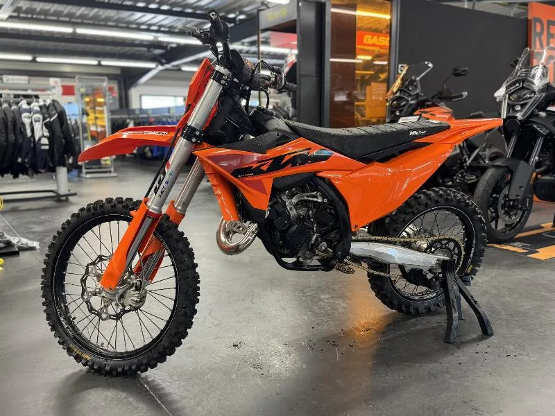 125 SX