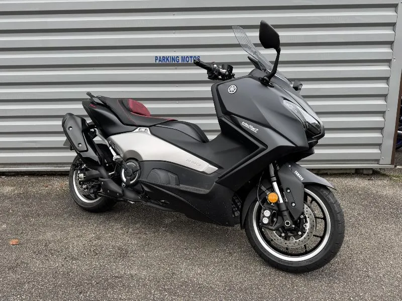 XP TMAX 560