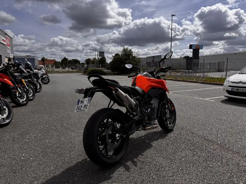 790 DUKE L