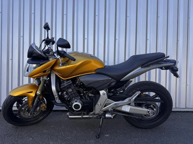 CB 600 F HORNET