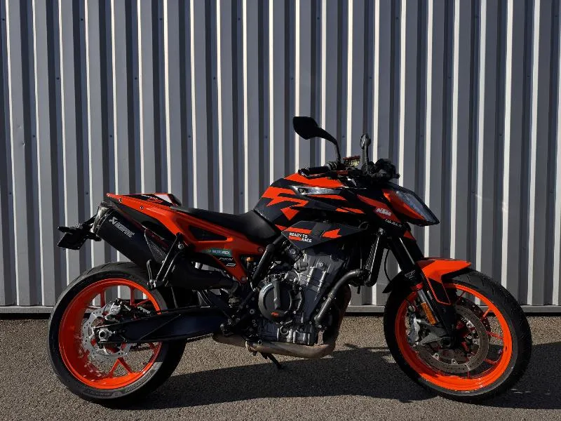 890 DUKE GP