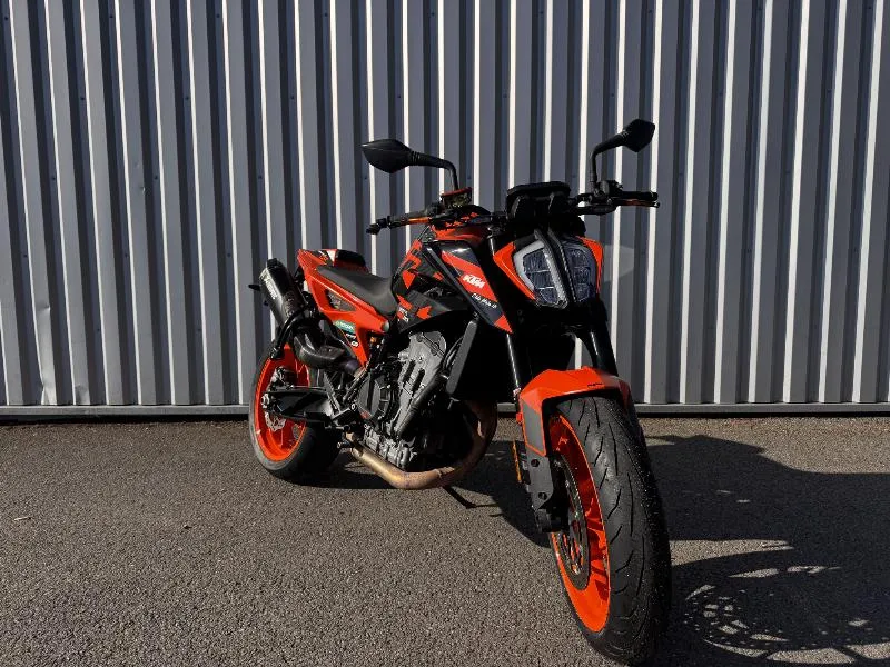 890 DUKE GP
