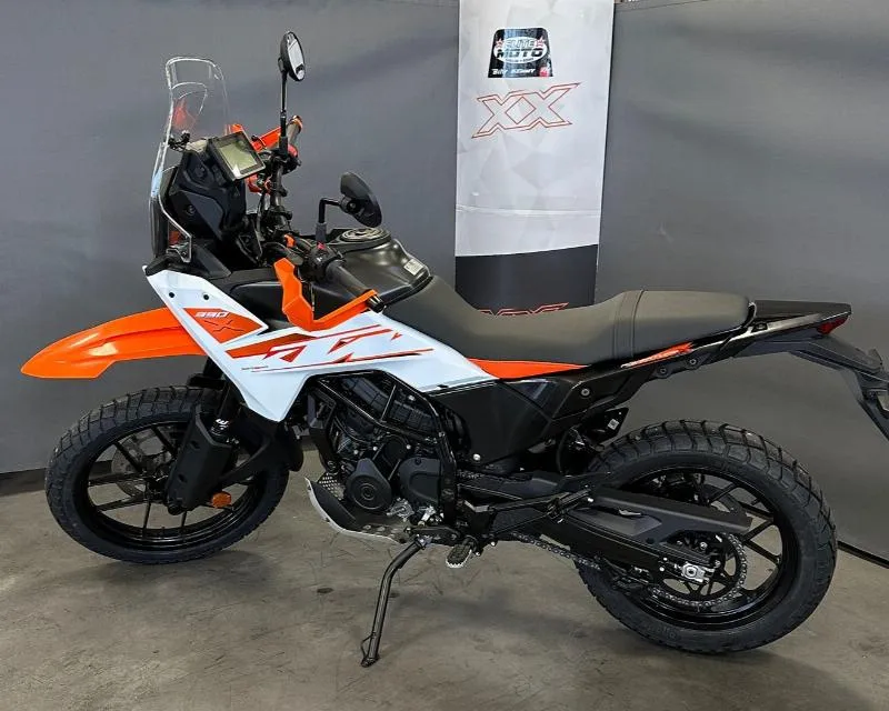 390 ADVENTURE X