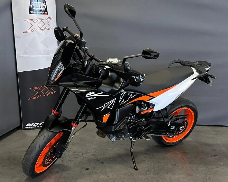 890 SMT
