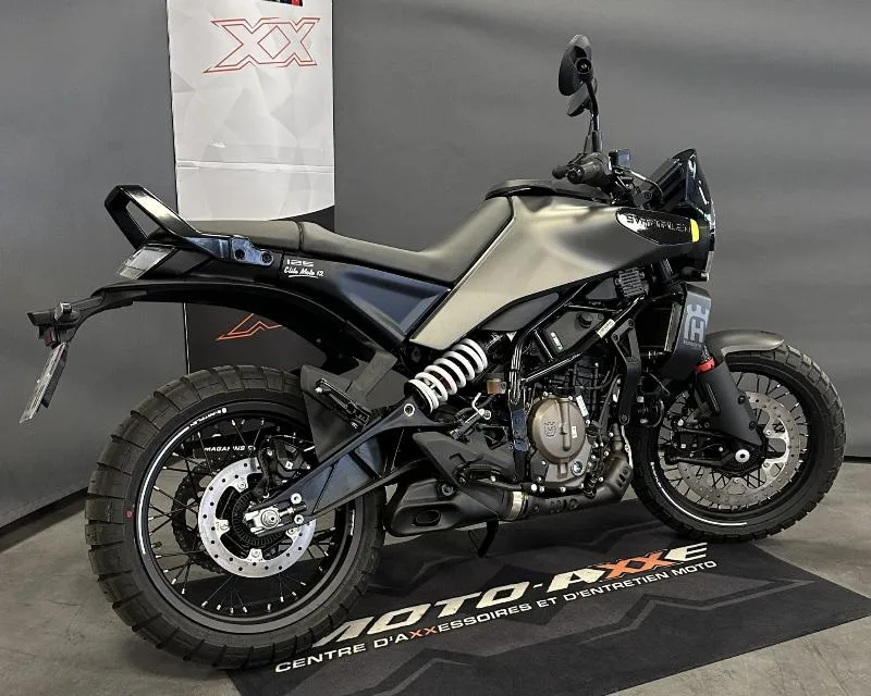 SVARTPILEN 125 ABS