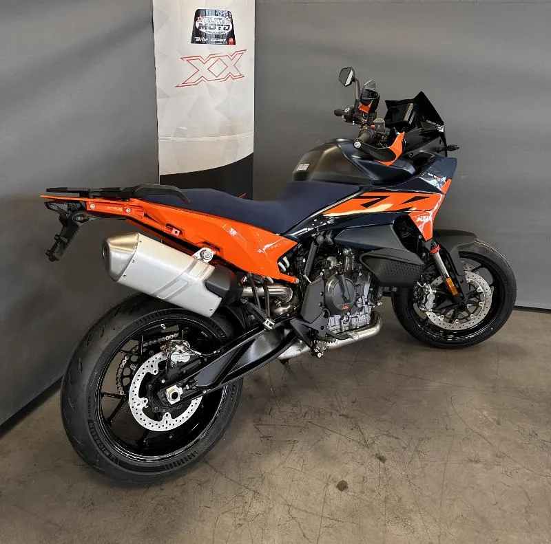 890 SMT